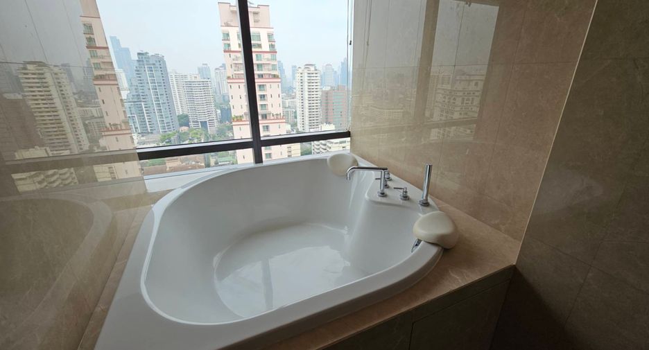 Wohnung zur Miete und zum Kauf mit 3 Zimmer in Watthana, Bangkok