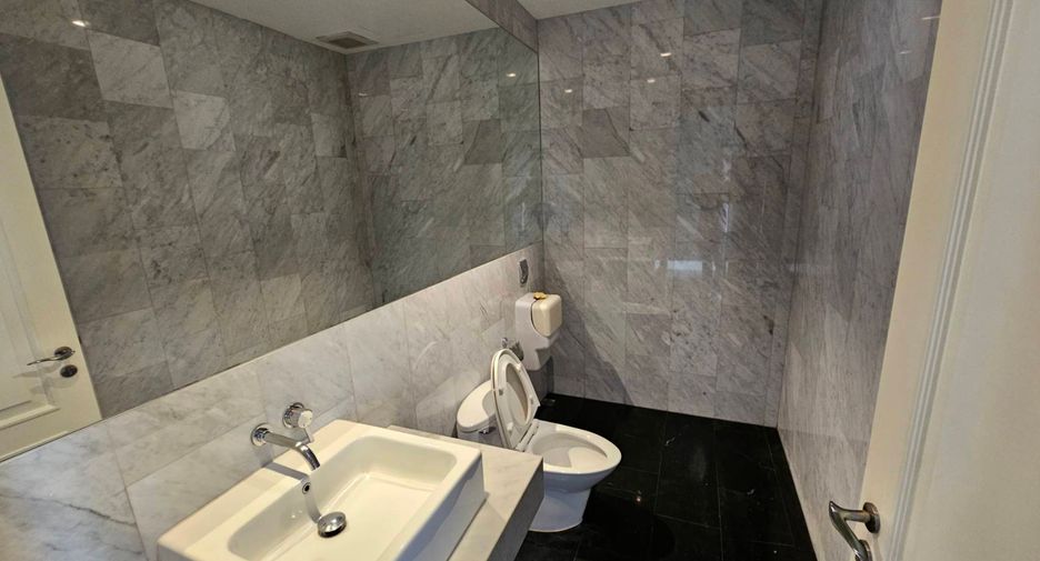 Wohnung zur Miete und zum Kauf mit 3 Zimmer in Watthana, Bangkok