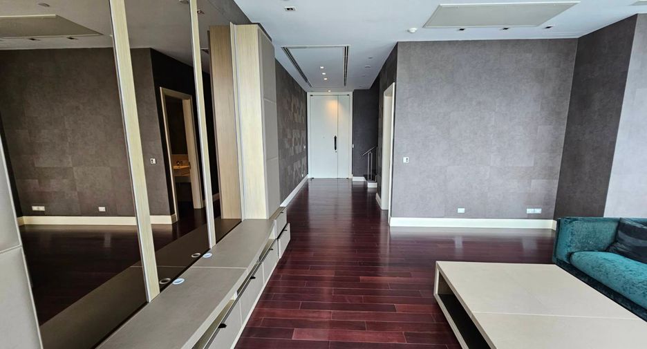 Wohnung zur Miete und zum Kauf mit 3 Zimmer in Watthana, Bangkok