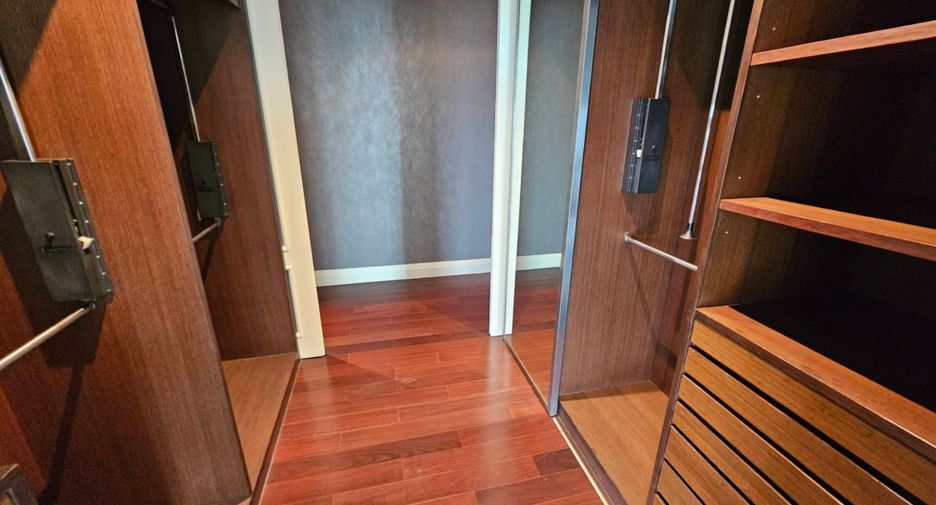 Wohnung zur Miete und zum Kauf mit 3 Zimmer in Watthana, Bangkok