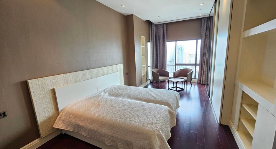 Wohnung zur Miete und zum Kauf mit 3 Zimmer in Watthana, Bangkok