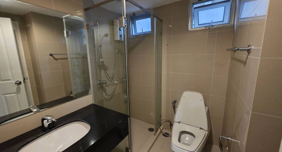 Wohnung zur Miete und zum Kauf mit 3 Zimmer in Huai Khwang, Bangkok