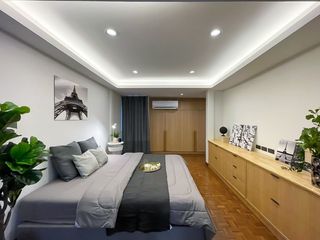 For rent 4 bedrooms townhouse in Watthana, Bangkok