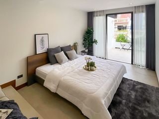 For rent 4 bedrooms townhouse in Watthana, Bangkok