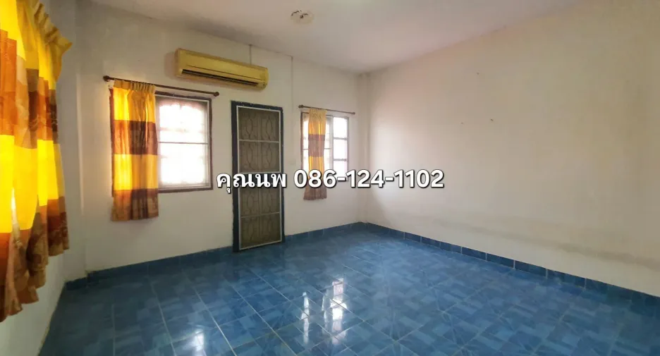 For sale 4 bedrooms townhouse in Uthai, Phra Nakhon Si Ayutthaya