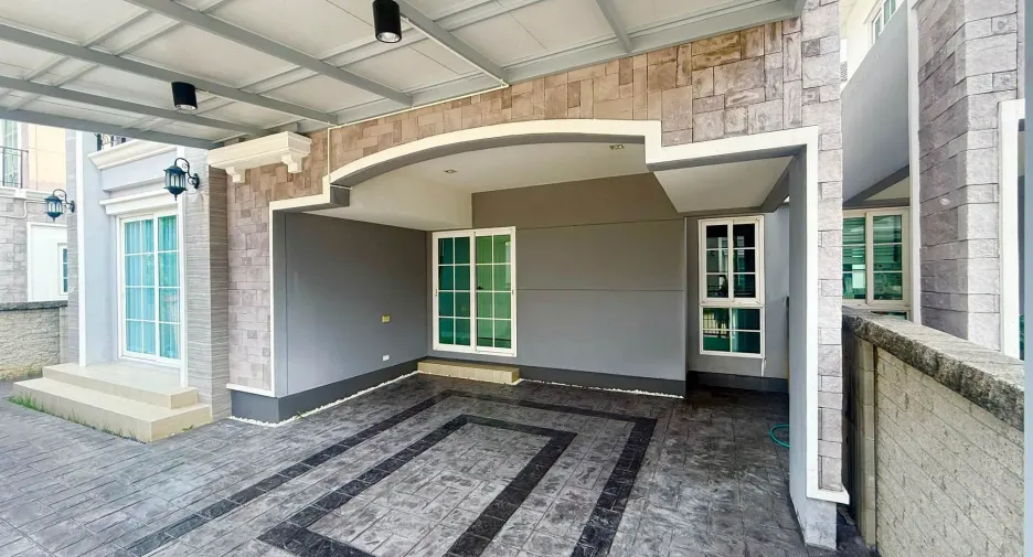 For rent 4 bedrooms house in Pak Kret, Nonthaburi
