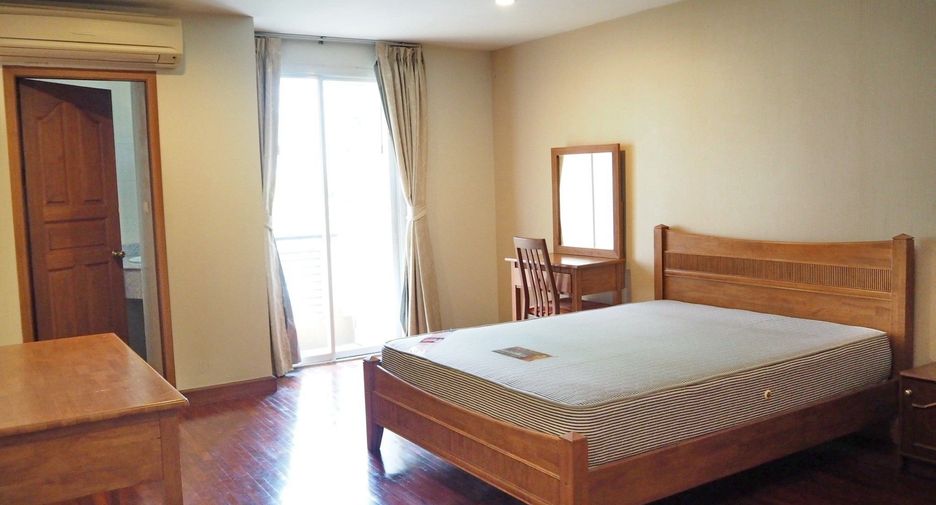 For rent 2 bedrooms apartment in Pathum Wan, Bangkok