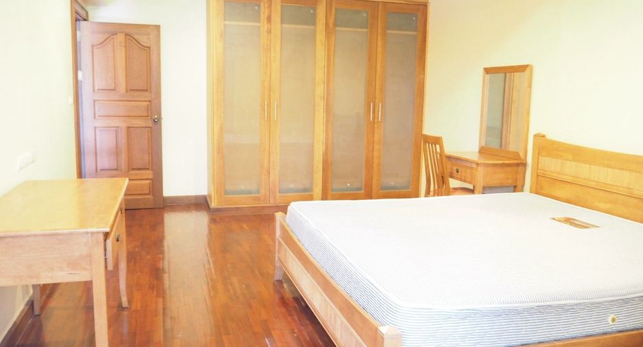 For rent 2 bedrooms apartment in Pathum Wan, Bangkok