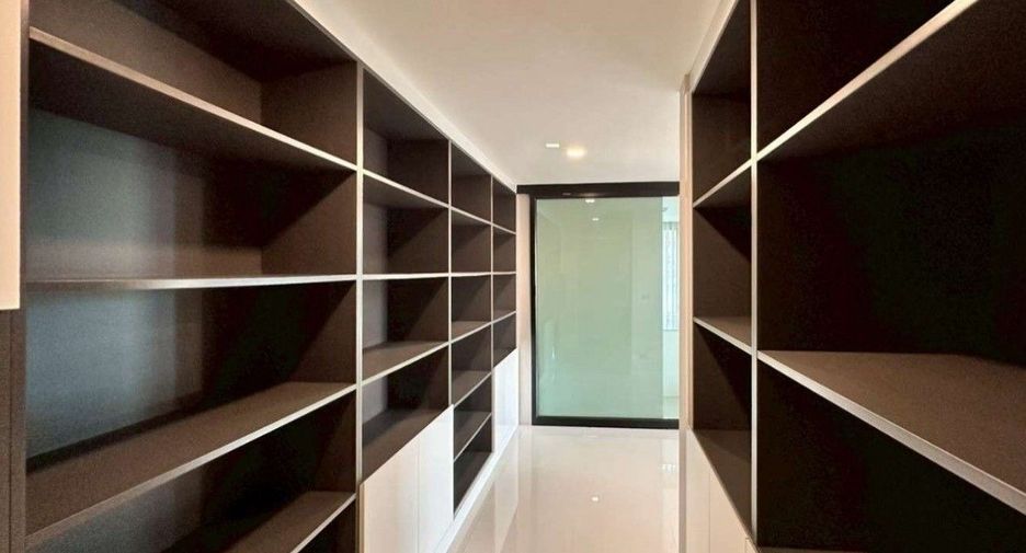 Wohnung zum Kauf mit 4 Zimmer in Mueang Chiang Mai, Chiang Mai
