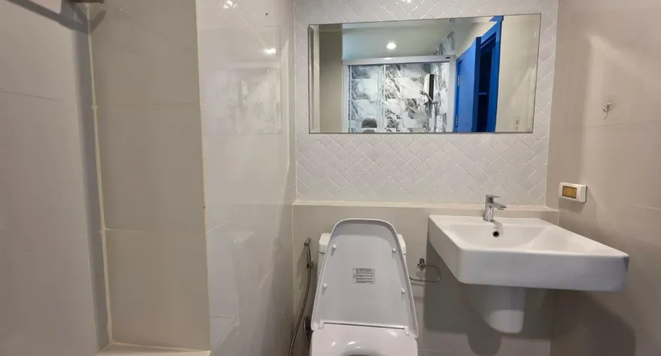 For rent 2 bedrooms condo in Mueang Phuket, Phuket