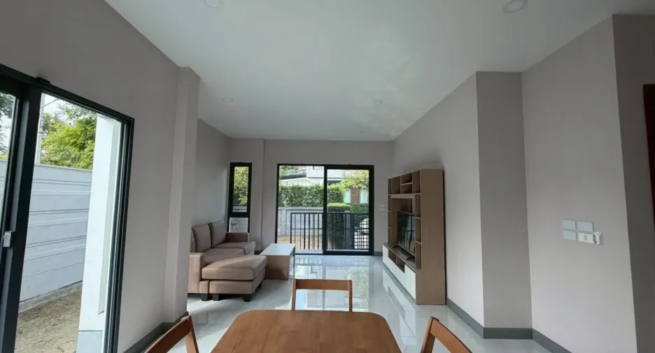 出租 和 出售 4 卧室 独立屋 在 Prawet, 曼谷