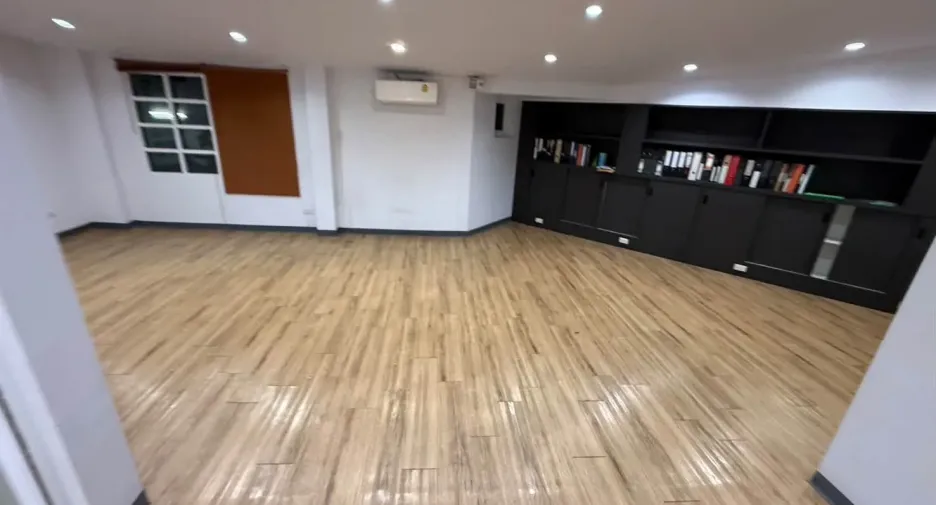 出租 和 出售 办公室 在 Chatuchak, 曼谷