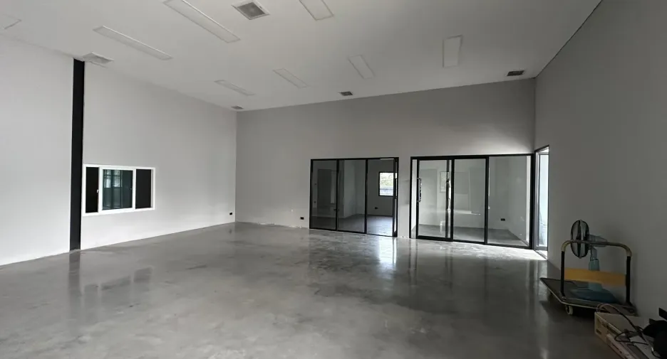 出租 和 出售 仓库 在 Prawet, 曼谷
