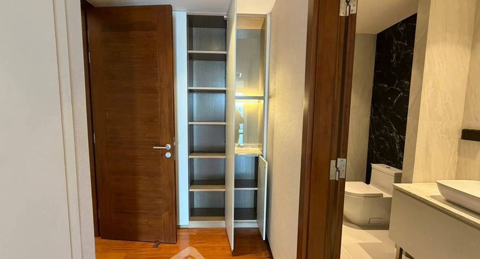 Продажа 3 спальни кондо в Щаттхана, Бангкок