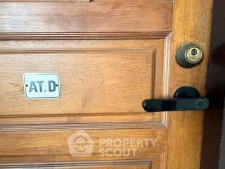 Аренда и продажа 3 спальни кондо в Si Racha, Чонбури