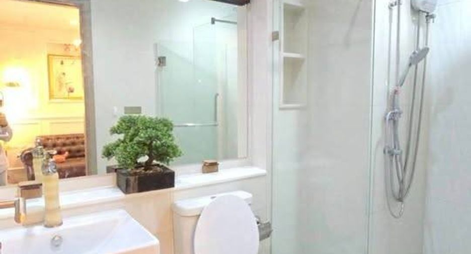 À louer 1 chambre condo à Huai Khwang, Bangkok