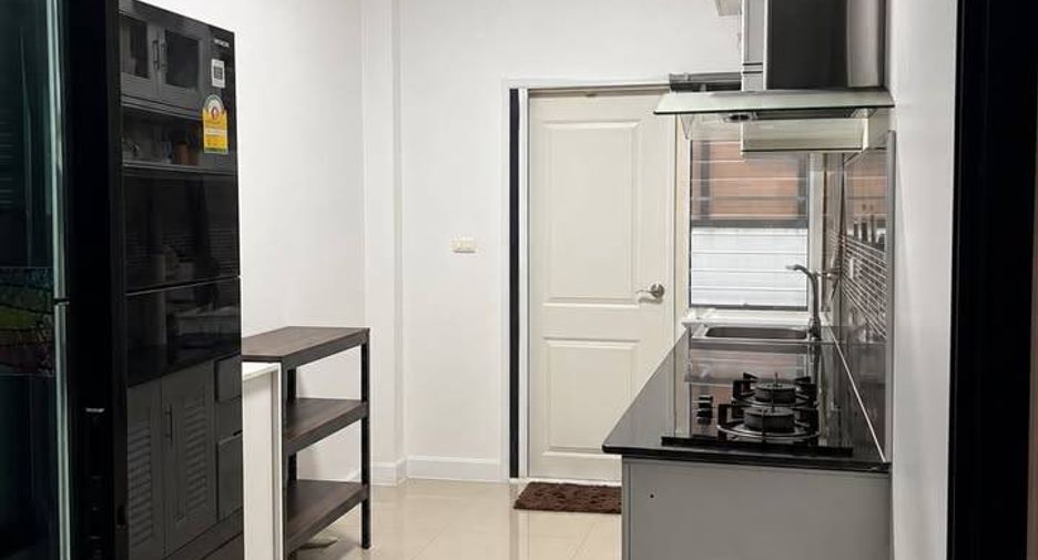For sale 4 bedrooms house in Phan Thong, Chonburi