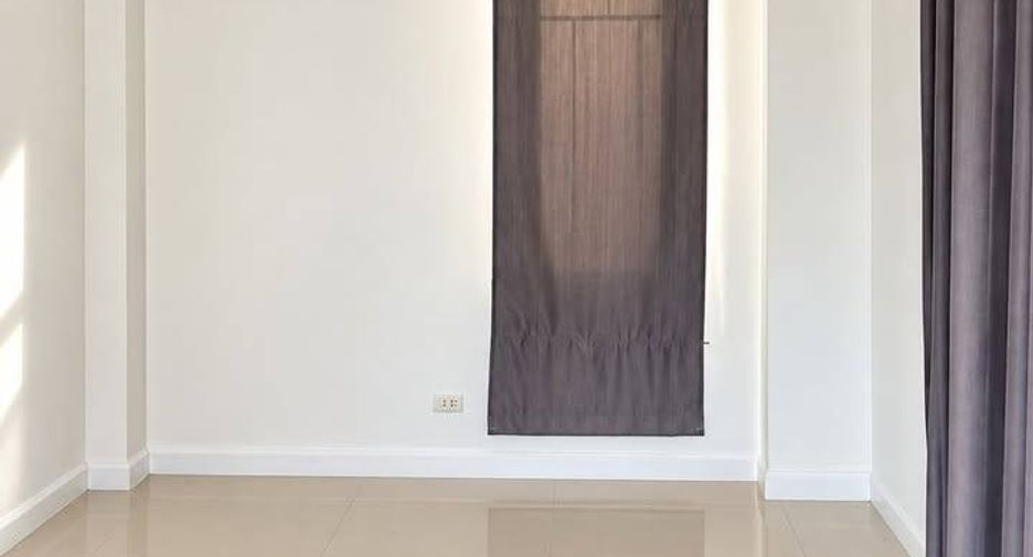 For sale 4 bedrooms house in Phan Thong, Chonburi