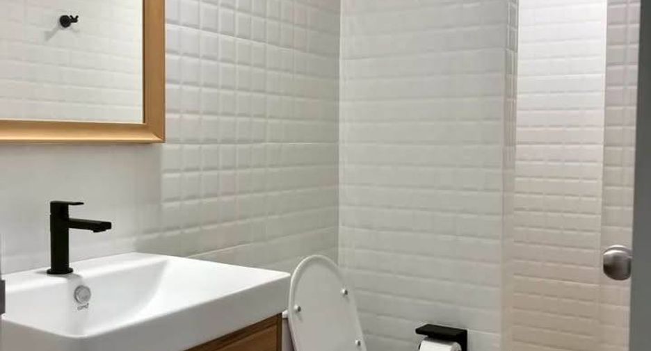 For sale 2 bedrooms condo in Phaya Thai, Bangkok