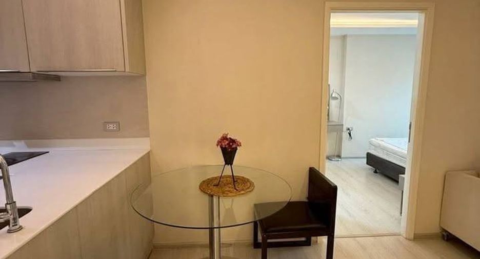À vendre 2 chambres condo à Khlong Toei, Bangkok