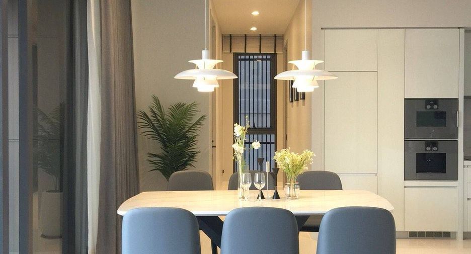 For sale 2 bedrooms condo in Khlong Toei, Bangkok