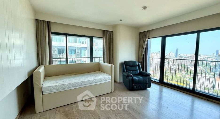 À vendre 2 chambres condo à Khlong Toei, Bangkok