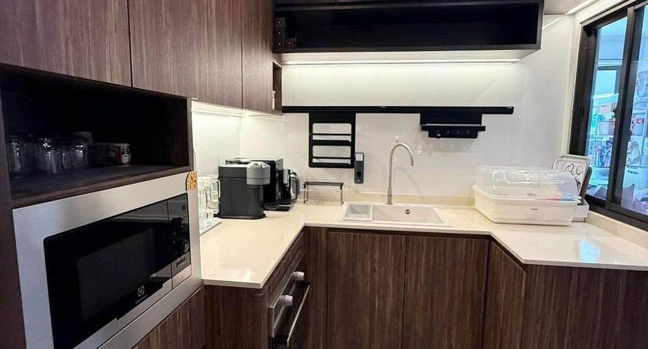 For sale 5 ベッドルーム house in Don Mueang, Bangkok