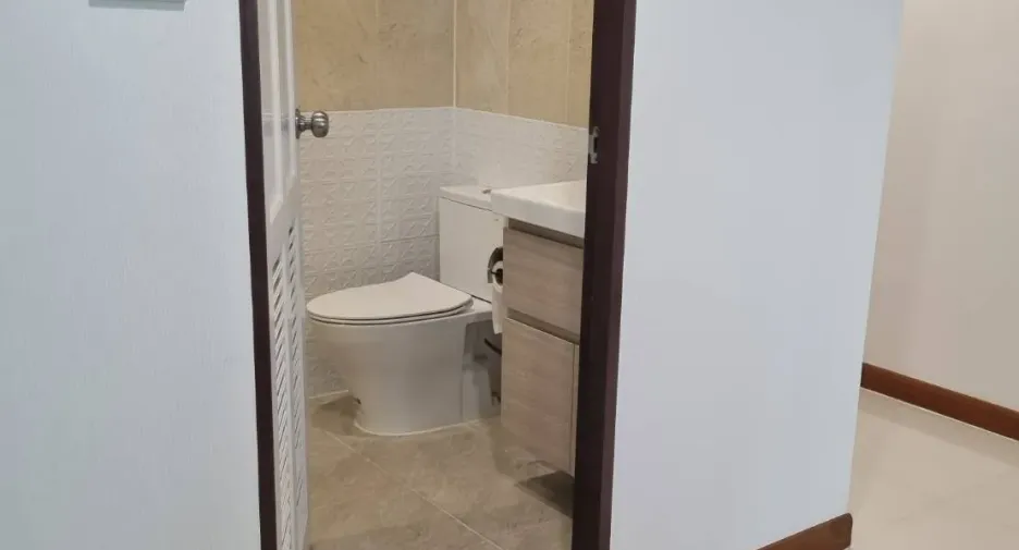 Wohnung zum Kauf mit 2 Zimmer in Watthana, Bangkok