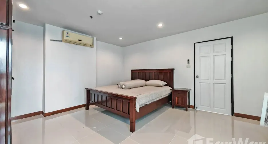 Wohnung zum Kauf mit 2 Zimmer in Watthana, Bangkok