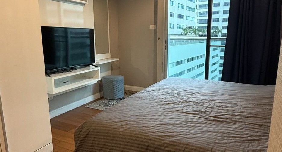 Condo en alquiler de 3 habitaciones en Huai Khwang, Bangkok