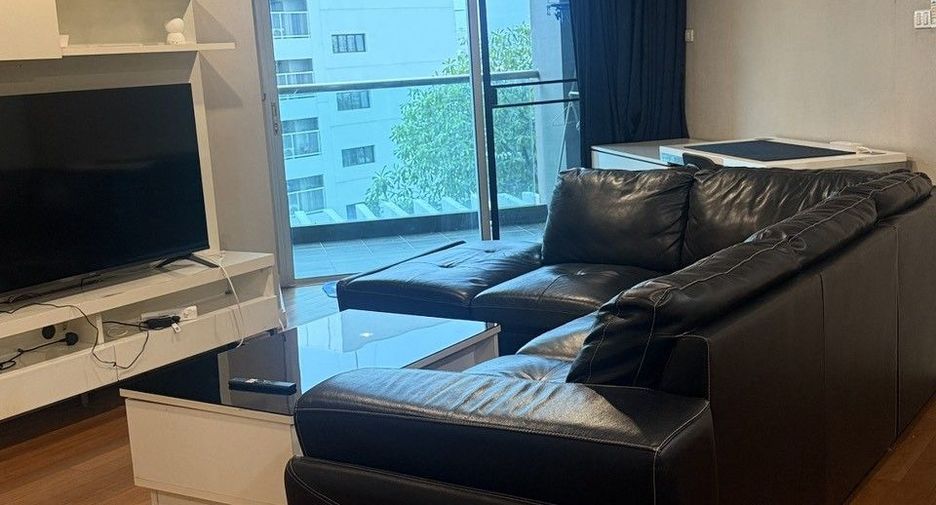 Condo en alquiler de 3 habitaciones en Huai Khwang, Bangkok