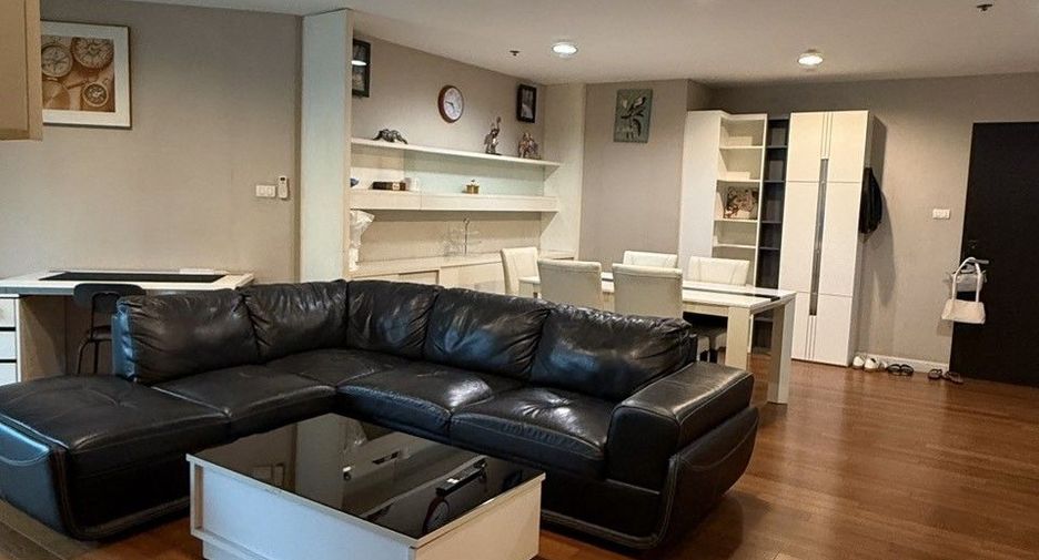Condo en alquiler de 3 habitaciones en Huai Khwang, Bangkok