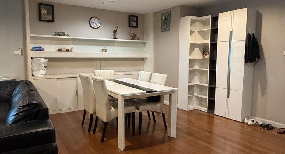 Condo en alquiler de 3 habitaciones en Huai Khwang, Bangkok