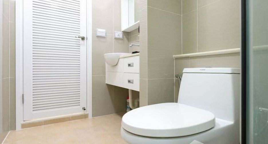 Wohnung zur Miete mit 1 Zimmer in Huai Khwang, Bangkok