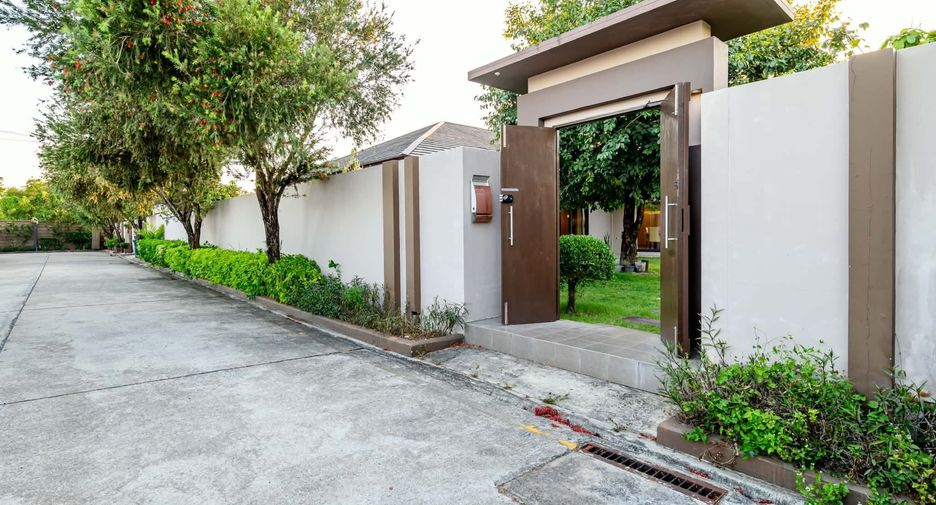 Villa en alquiler de 3 habitaciones en Huay Yai, Pattaya