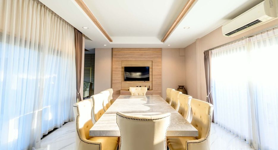 Villa en alquiler de 3 habitaciones en Huay Yai, Pattaya
