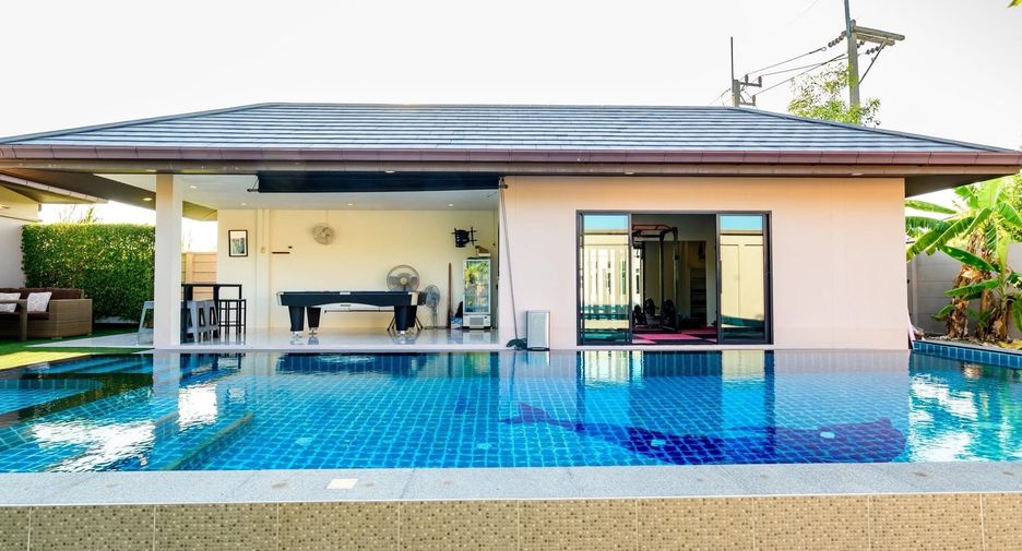 Villa en alquiler de 3 habitaciones en Huay Yai, Pattaya