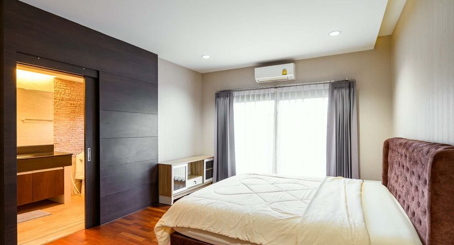 Villa en alquiler de 3 habitaciones en Huay Yai, Pattaya
