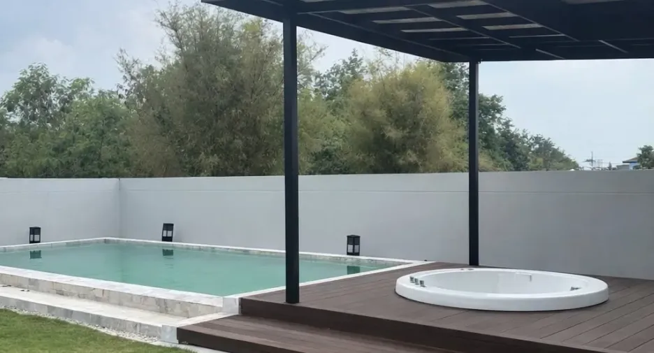 Villa en alquiler de 3 habitaciones en Bang Lamung, Chonburi