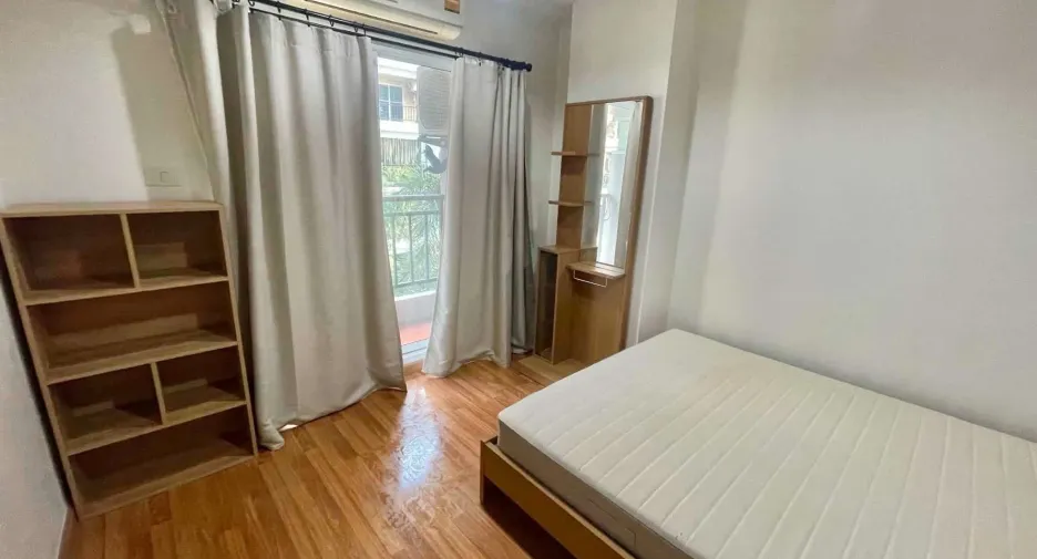 Condo en alquiler de 1 habitaciones en Bang Kapi, Bangkok