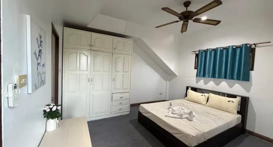Casa en alquiler de 4 habitaciones en Jomtien, Pattaya