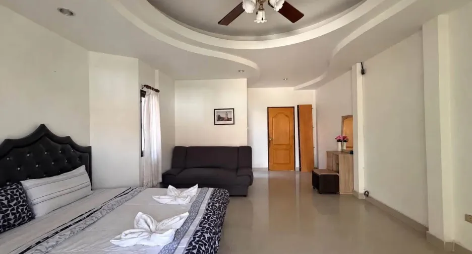 Casa en alquiler de 4 habitaciones en Jomtien, Pattaya