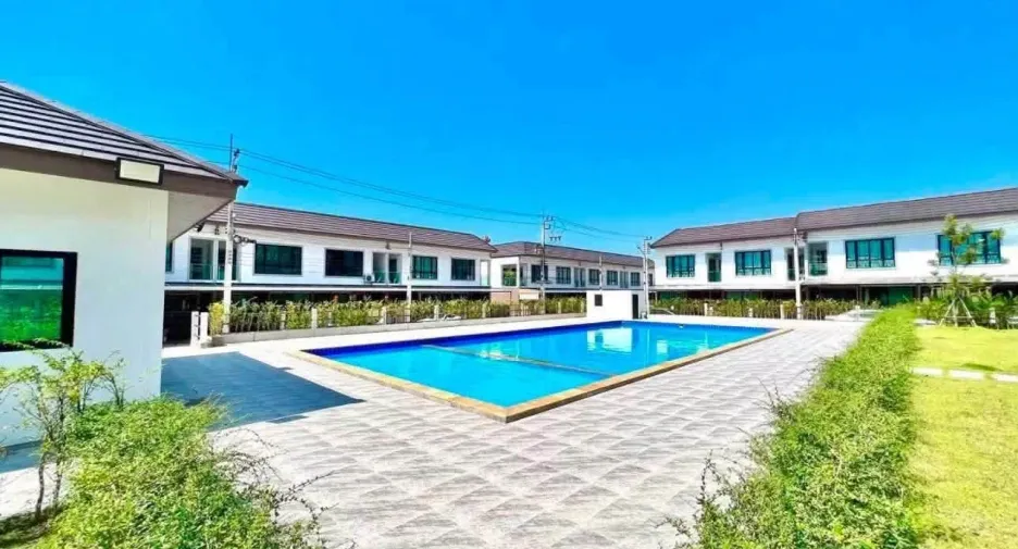 Reihenhaus zur Miete mit 3 Zimmer in Bang Lamung, Chonburi