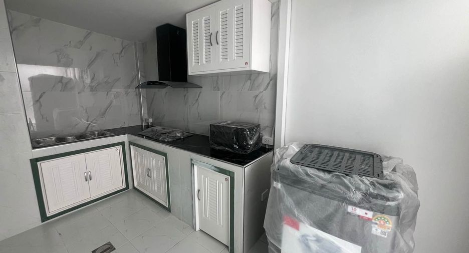 À louer 3 chambres maison de ville à Bang Phli, Samut Prakan