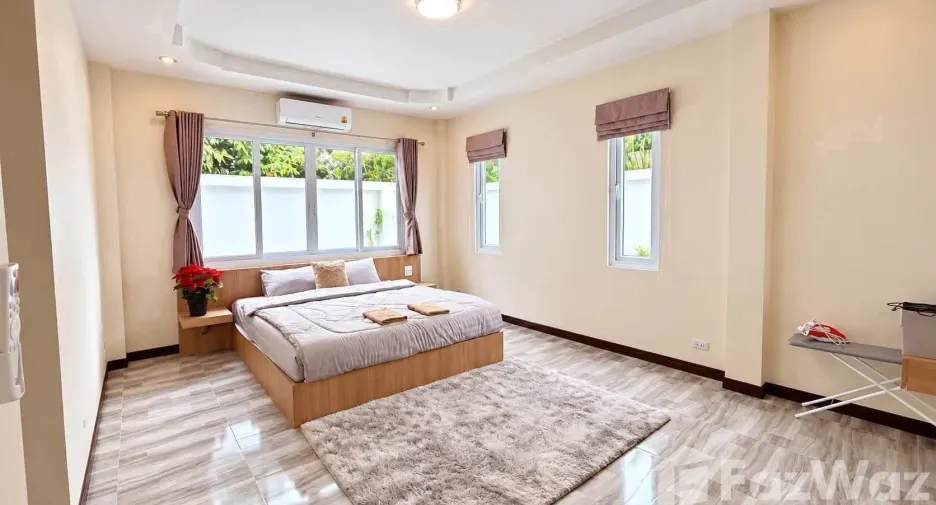Villa en alquiler de 4 habitaciones en Bang Lamung, Chonburi