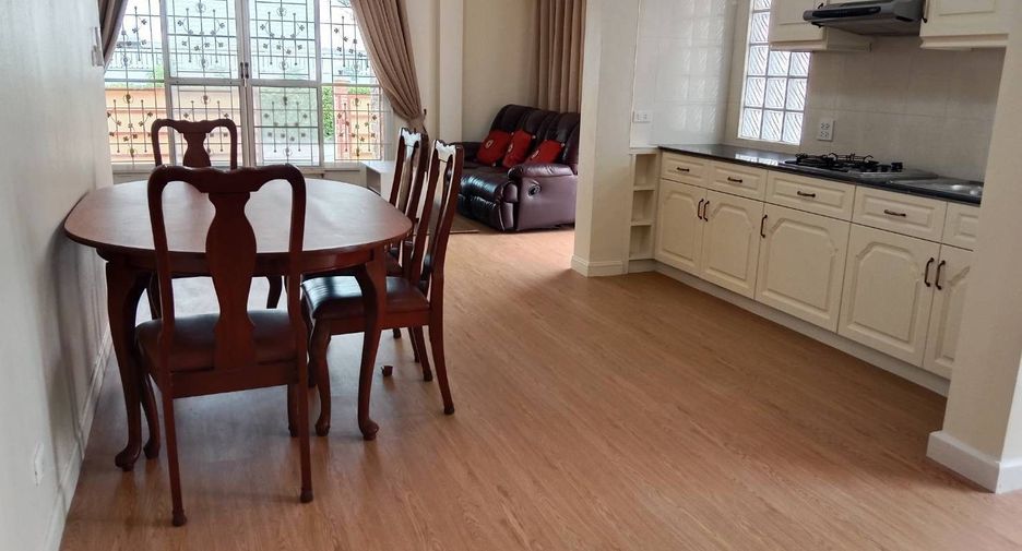 For rent 3 bedrooms villa in Bang Lamung, Chonburi