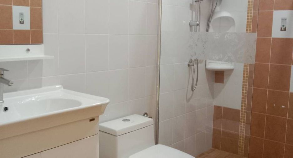 For rent 3 bedrooms villa in Bang Lamung, Chonburi