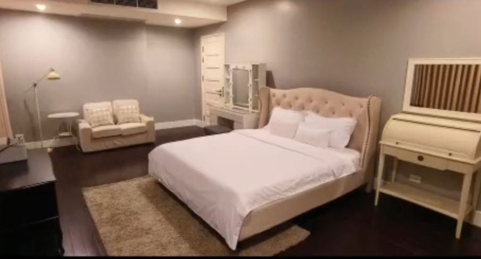 Condo en alquiler de 3 habitaciones en Khlong Toei, Bangkok