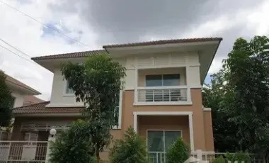 Casa en alquiler de 3 habitaciones en Bang Khen, Bangkok