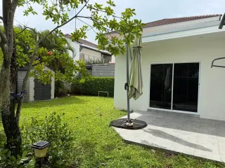 À louer 4 chambres maison à Mueang Phuket, Phuket